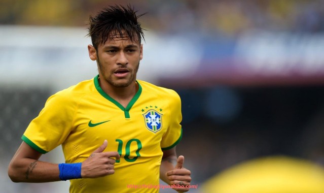 飞鲸体育直播-法甲赛季球员成长轨迹及潜力球员培养分析