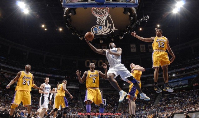 飞鲸体育直播-德甲球队吉祥物形象介绍与设计背后含义