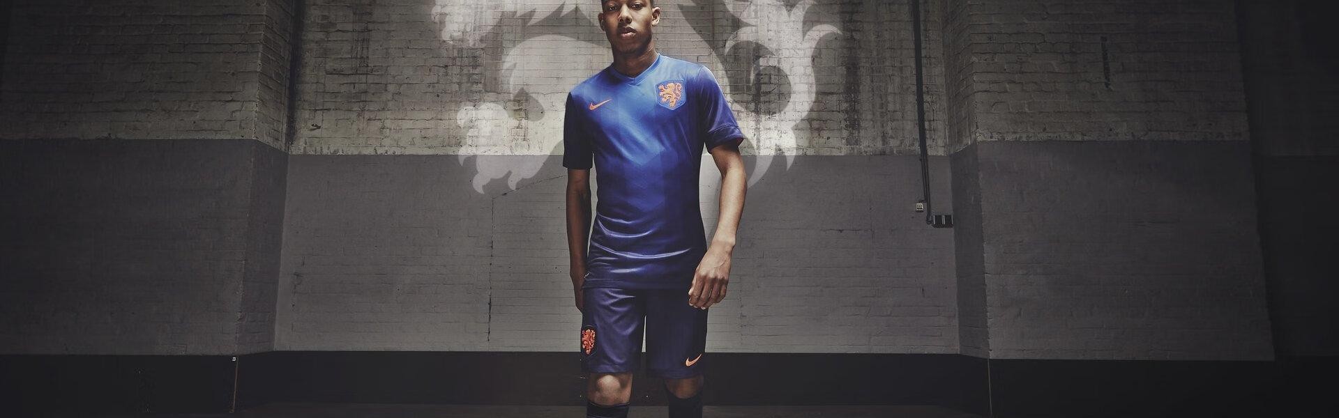 飞鲸体育直播-FM2019英超青训球员推荐与发展潜力分析